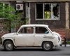 Пожилые украинцы эвакуировались из Мариуполя на 60-летнем горбатом Запорожце (фото)