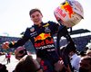 Макс Ферстаппен из Red Bull выиграл "Формулу-1" на последнем круге. Mercedes протестует