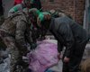 Стікав кров'ю: українські військові у Бахмуті врятували цивільного після обстрілу (фото)