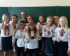 В День единства детей просят прийти в школы в вышиванках, — СМИ