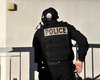Французские полицейские дважды взяли штурмом не ту квартиру