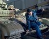 Броня крепка. Репортаж с бронетанкового завода, где ремонтируют технику для АТО