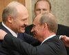Путин подарил Беларуси новую скидку на газ