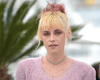 Кристен Стюарт вышла на красную дорожку Каннского кинофестиваля-2025 с розовыми волосами (фото)