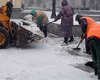 В Киеве более четырех тысяч коммунальщиков задействованы в уборке снега 