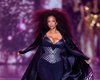 50-річна Тайра Бенкс уперше за 19 років виступила на модному показі Victoria's Secret (фото)
