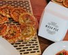 С пастернаком, осетром и луком: в Киеве создали пирог Kyiv Pie для привлечения туристов (фото, видео)