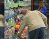 Супермаркеты Великобритании убирают с продуктов этикетки со сроками годности (фото)