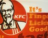 KFC из-за коронавируса перестала в рекламе призывать "облизывать пальцы"