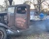 Винтажный американский грузовик завелся после 70 лет простоя на улице (видео)