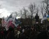 В Киеве проходит митинг в защиту Гостиного двора: активисты насчитали 25 автобусов с Беркутом