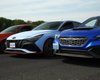 Доступные заряженные седаны Hyundai, Honda и Subaru столкнули в гонке по прямой (видео)