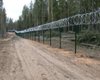 В Латвии построили первый отрезок забора на границе с РФ