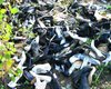 Под Киевом обнаружили свалку новой обуви