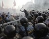 Арест фигурантов болотного дела продлен на полгода