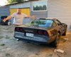 Легенда среди гаражей: в Украине в селе обнаружили заброшенный Chevrolet Corvette 80-х (видео)