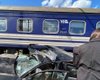 Великоднє диво: на Закарпатті поїзд врізався в авто, у людей лише синці та подряпини (фото)