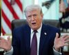 Трампа заподозрили в измене: в сети разлетелось его фото с поцелуем
