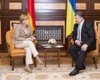 Порошенко обсудил с Меркель координацию усилий по Донбассу