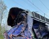 Поезд "Киев-Ужгород" сошел с рельсов после столкновения с автокраном (видео)