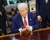 18 сообщений ранним утром и ночью: журналисты подсчитали, как часто Трамп пишет в соцсетях