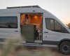 Ford Transit превратили в уютный дом на колесах за $9000 (видео)