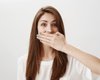 Неприятный запах изо рта: 7 домашних средств, которые могут помочь