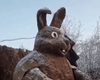Символ года из навоза: в России слепили двухметровую скульптуру кролика (видео)