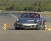 Спорткар Porsche Boxster с легкостью справился с тестом на управляемость (видео)