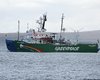 Всех 30 членов судна Greenpeace официально обвинили в пиратстве
