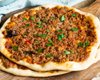 Вкусная закуска за 10 минут: рецепт восточной пиццы на лаваше с секретной приправой