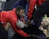 Бегом за славой: Instagram-модель пыталась выскочить на поле во время Super Bowl