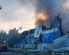 Удар баллистики по Киеву: обнаружили погибшую женщину, горели трамваи и большой склад (видео, фото)