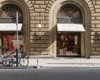 Другу Ксении Собчак в бутике Bottega Veneta в Флоренции не продали трусы и шлепки (видео)