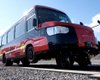 Японцы скрестили поезд и автобус: чудо-транспорт уже возит пассажиров (видео)