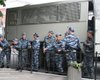 В центре Симферополя появились 6 машин с ОМОНом и 3 БТРа