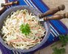 Капустный салат с вкусной заправкой: рецепт популярнейшего коул слоу