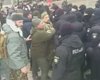 Стычки под Печерским судом: силовики разбирают палатки сторонников Порошенко (фото, видео)