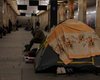 "Метро — не готель": у Києві розгорівся скандал через намети в укриттях під час обстрілів (фото)