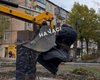 "На свалку истории": в Кривом Роге демонтировали памятники Пушкину и Лермонтову (видео)
