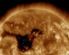 На Сонці з'явилася корональна діра завширшки 800 000 км: чим вона загрожує нашій планеті (фото)