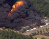 Столб дыма на несколько километров: на химзаводе в штате Иллинойс начался пожар (фото, видео)
