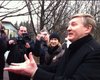 В Донецке Ахметов приехал к митингующим под его домом активистам