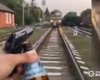 Один бегал по путям, другой стрелял. Под Винницей хулиганы под наркотиками стреляли в поезд