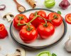 Золоте яблуко: 5 причин щодня їсти помідори влітку