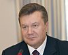 Янукович в отпуске ловит рыбу и устраивает заплывы, - СМИ