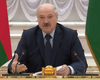 Лукашенко анонсував створення пунктів вакцинації "Супутником V" на кордоні з Україною (відео)