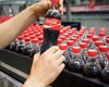 В Україні продають пляшку Coca-Cola, виготовлену під Києвом в перші хвилини вторгнення РФ (фото)