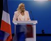 Марин Ле Пен вступает в президентскую гонку во Франции и лидирует со значительным отрывом