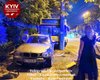 ДТП в Киеве: пока водитель отошел за кофе, его маршрутка протаранила легковушку (фото)